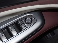 2023款 DM-i 1.5T 121km 旗舰型