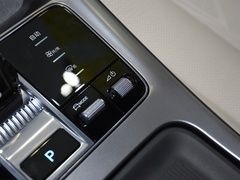2023款 DM-i 1.5T 121km 旗舰型