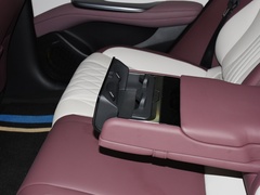 2023款 DM-i 1.5T 121km 旗舰型