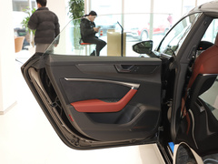 2024款 55 TFSI quattro S-line 黑武士版