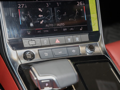 2024款 55 TFSI quattro S-line 黑武士版