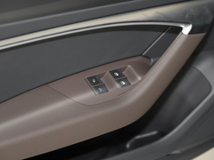 2024款 45TFSI S-line 筑梦型 流晶套装