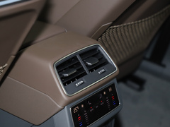 2024款 45TFSI S-line 筑梦型 流晶套装