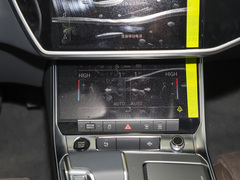 2024款 45TFSI S-line 筑梦型 流晶套装