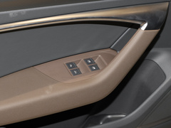 2024款 45TFSI S-line 筑梦型 流晶套装
