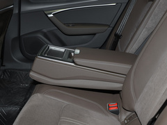 2024款 45TFSI S-line 筑梦型 流晶套装