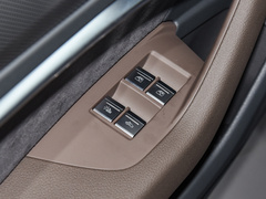 2024款 45TFSI quattro S-line 见远型 流晶套装