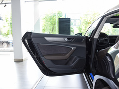 2024款 45TFSI quattro S-line 见远型 流晶套装
