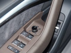 2024款 45TFSI quattro S-line 见远型 流晶套装