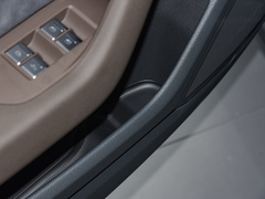 2024款 45TFSI quattro S-line 见远型 流晶套装