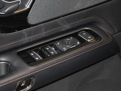 2023款 3.0T V6 四驱尊享巡航版 六座