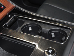 2023款 3.0T V6 四驱尊享巡航版 六座