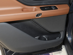 2023款 3.0T V6 四驱尊雅巡航版 六座