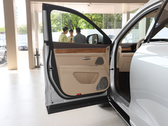 2024款 1.5T 四驱Plus版 5座