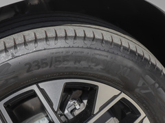 2023款 改款 GLC 260 L 4MATIC 动感型 5座