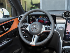 2023款 改款 GLC 260 L 4MATIC 动感型 5座