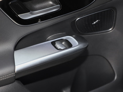 2023款 改款 GLC 260 L 4MATIC 动感型 5座