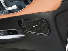 奔驰GLC 2023款 改款 GLC 260 L 4MATIC 动感型 7座