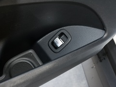 2023款 改款 GLC 260 L 4MATIC 动感型 7座