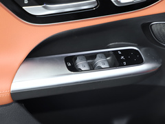 2023款 改款 GLC 260 L 4MATIC 豪华型 5座
