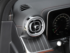 2023款 改款 GLC 260 L 4MATIC 豪华型 5座