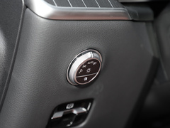 2023款 改款 GLC 260 L 4MATIC 豪华型 5座
