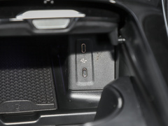 2023款 改款 GLC 260 L 4MATIC 豪华型 5座