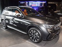 2023款 改款 GLC 260 L 4MATIC 豪华型 7座