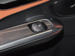 2023款 改款 GLC 260 L 4MATIC 豪华型 7座