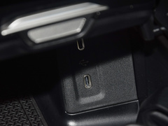 2023款 改款 GLC 260 L 4MATIC 豪华型 7座