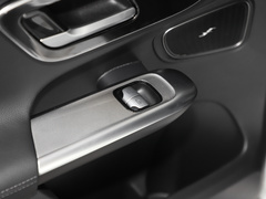 2023款 改款 GLC 260 L 4MATIC 豪华型 7座