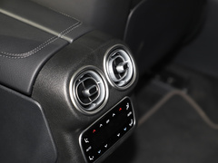 2023款 改款 GLC 260 L 4MATIC 豪华型 7座