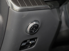 2023款 改款 GLC 260 L 4MATIC 豪华型 7座