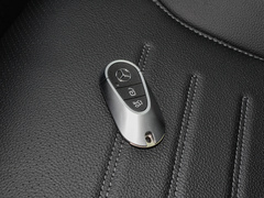 2023款 改款 GLC 260 L 4MATIC 豪华型 7座