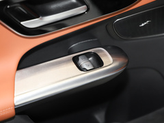 2023款 改款 GLC 300 L 4MATIC 动感型 7座