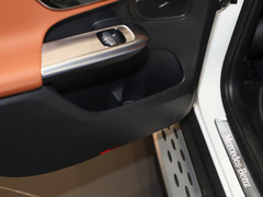 2023款 改款 GLC 300 L 4MATIC 动感型 7座