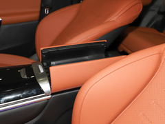 2023款 改款 GLC 300 L 4MATIC 动感型 7座