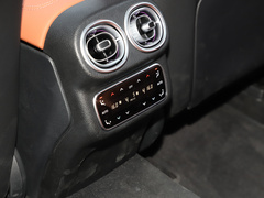 2023款 改款 GLC 300 L 4MATIC 豪华型 7座