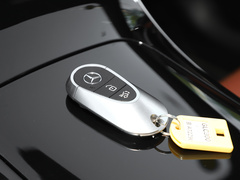 2023款 改款 GLC 300 L 4MATIC 豪华型 7座