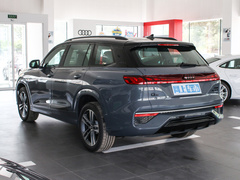2024款 45 TFSI quattro 齐云型 飞骑套装 7座