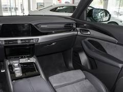 2024款 45 TFSI quattro 齊云型 飛騎套裝 7座