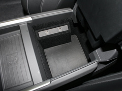 2024款 45 TFSI quattro 齐云型 飞骑套装 7座
