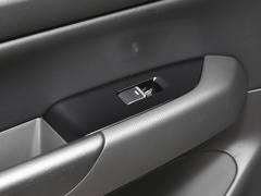 2024款 2.0L 自動兩驅(qū)智雅型