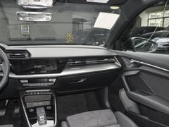 2024款 A3L Limousine 35 TFSI RS套件燃速型