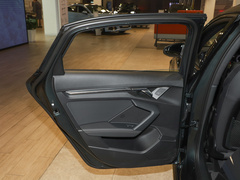 2024款 A3L Limousine 35 TFSI RS套件燃速型