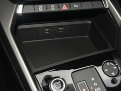 2024款 A3L Limousine 35 TFSI 时尚运动型
