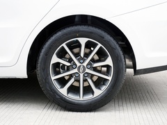 2024款 1.5L 手动风尚型