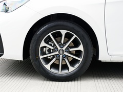 2024款 1.5L 手动风尚型
