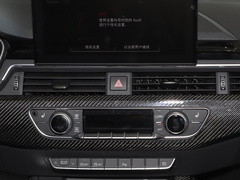 2023款  RS4 Avant 常规版