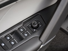 2024款 300TSI 两驱豪华Plus进阶版